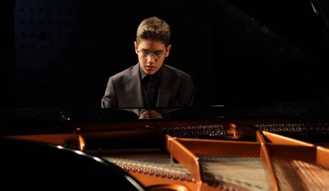 Türkiye'nin en genç caz piyanisti Hakan Başar'dan konser